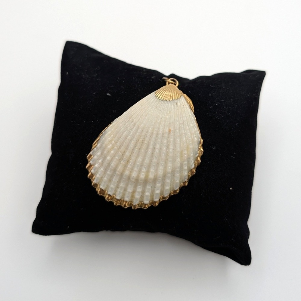 Vintage Gold Tone Dipped Natural Scallop Shell Pendant Coastal Mermaidcore 2"